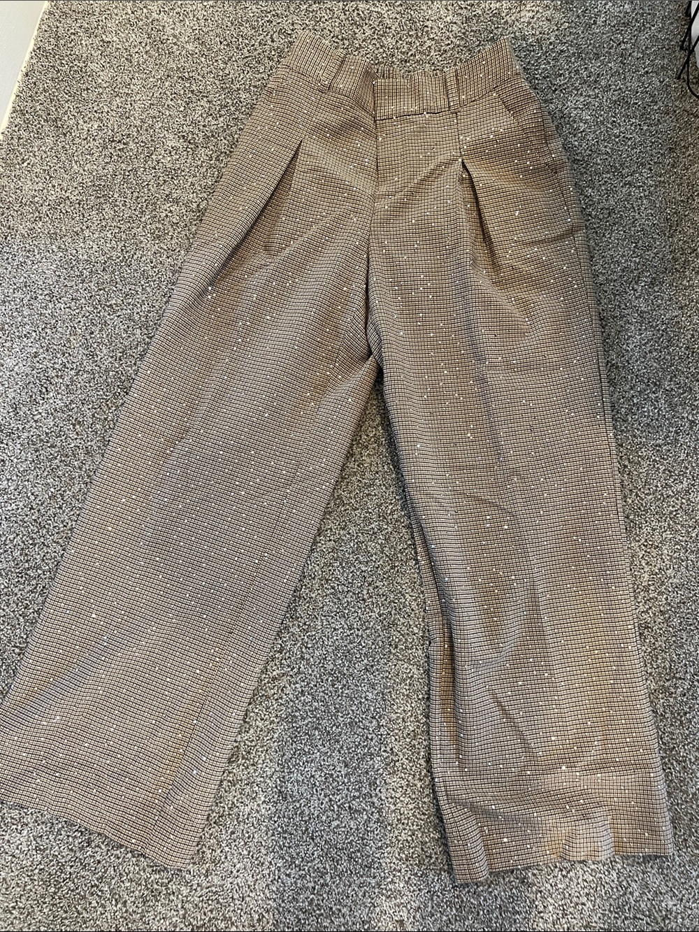 High-Rise Wide-Leg Pleated Trousers in Brown Houndstooth
